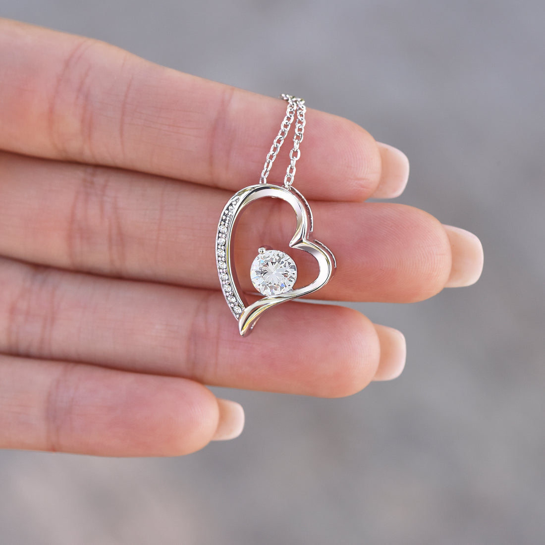 Caring for Your Gold and Silver Necklaces: The Perfect Personalized Gift